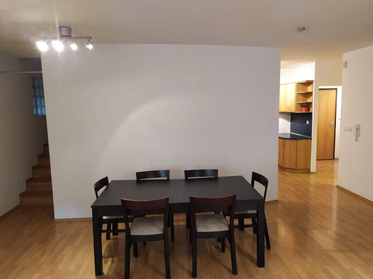 Kate & Jenny - Two-Level Apartment In The Old Town บราติสลาวา ภายนอก รูปภาพ