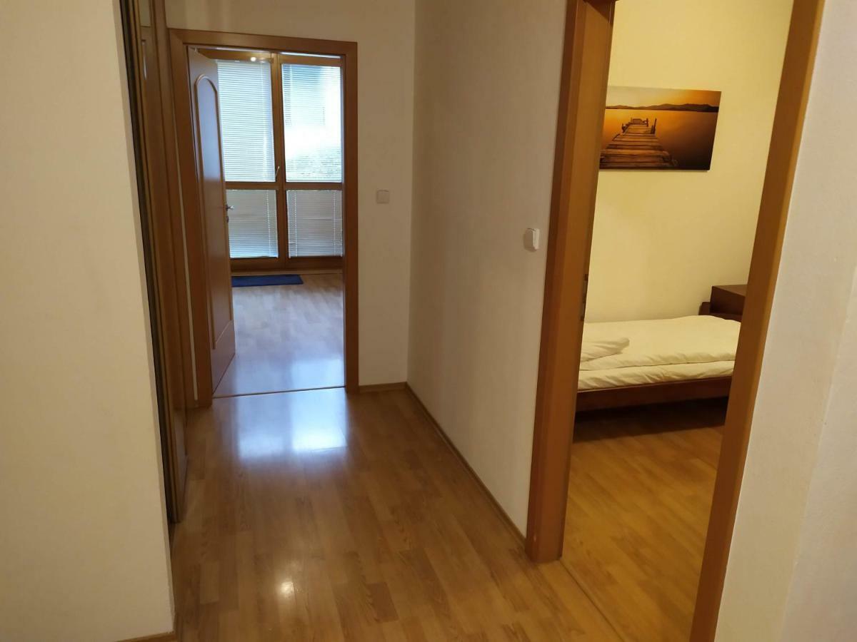 Kate & Jenny - Two-Level Apartment In The Old Town บราติสลาวา ภายนอก รูปภาพ