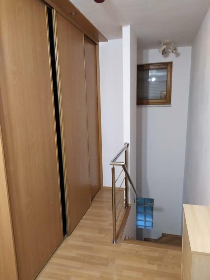 Kate & Jenny - Two-Level Apartment In The Old Town บราติสลาวา ภายนอก รูปภาพ